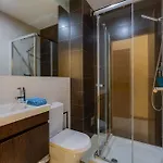 Apartamento The Village - 6 Com Ac, Garagem E Piscina, A Poucos Min Da Gale *