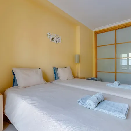 The Village - 6 Com Ac, Garagem E Piscina, A Poucos Min Da Gale Apartment