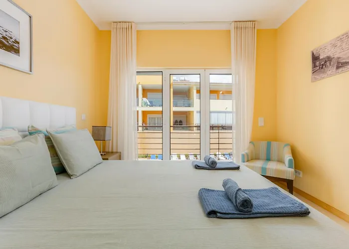 アパート The Village - 6 Com Ac, Garagem E Piscina, A Poucos Min Da Gale