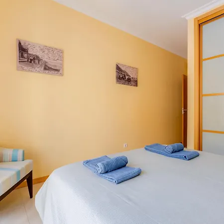 The Village - 6 Com Ac, Garagem E Piscina, A Poucos Min Da Gale